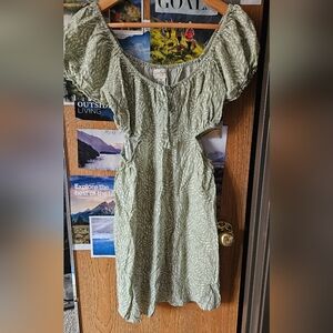 Elegant Green Patterned Dress